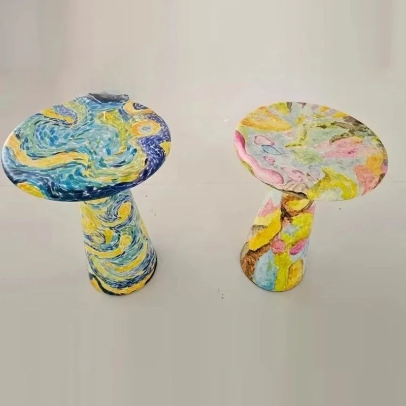 

Ручная роспись, столик из массива дерева с необработанным краем, простой маленький столик, креативный угловой столик с граффити, журнальный столик.