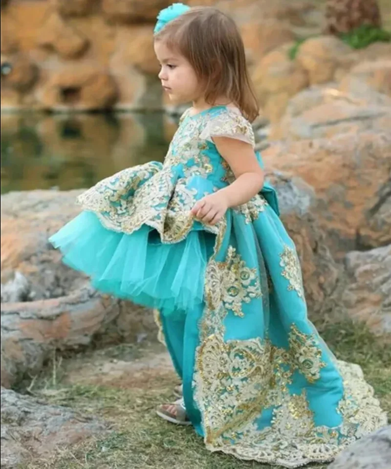 

Customized Gorgeous Flower Girl Dresses For Wedding Gold Appliques Backless Luxury Toddler Birthday Party First Communion Gown