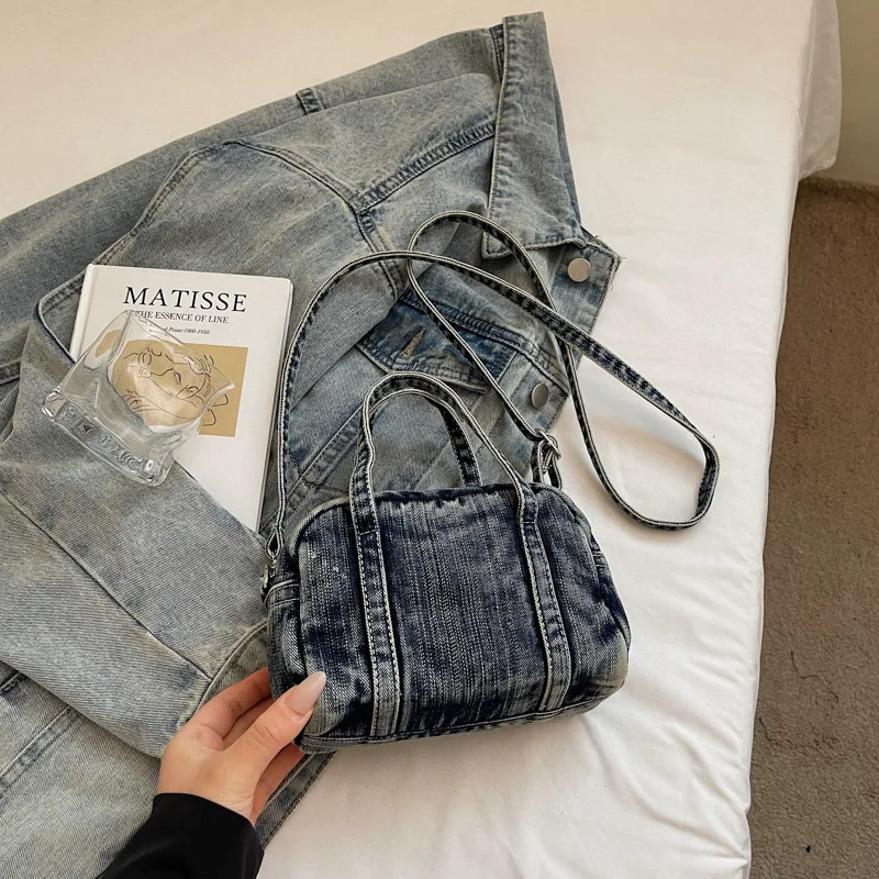 Winter Hot-selling New High-value Fashion Designer Denim Bag Women's Casual Simple and Versatile Light Shopping Messenger Bag