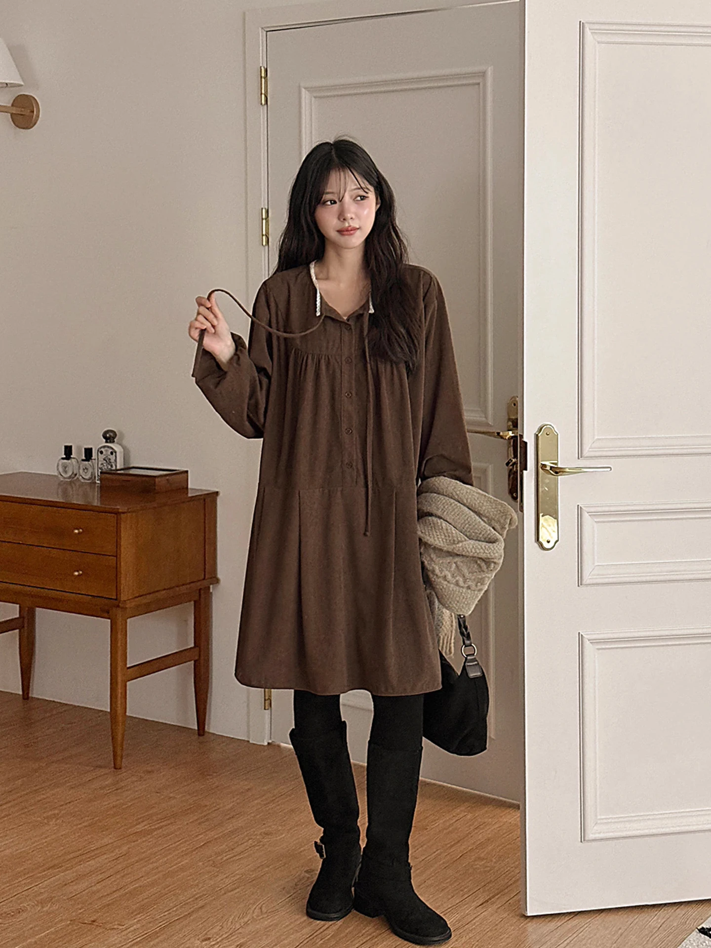 الرجعية المرقعة الدانتيل تقليم المخملية الدكتور المرأة فضفاضة مطوي ميدي تنورة طويلة Sve جولة Ne Ci تخفيف Sle شتاء جديد