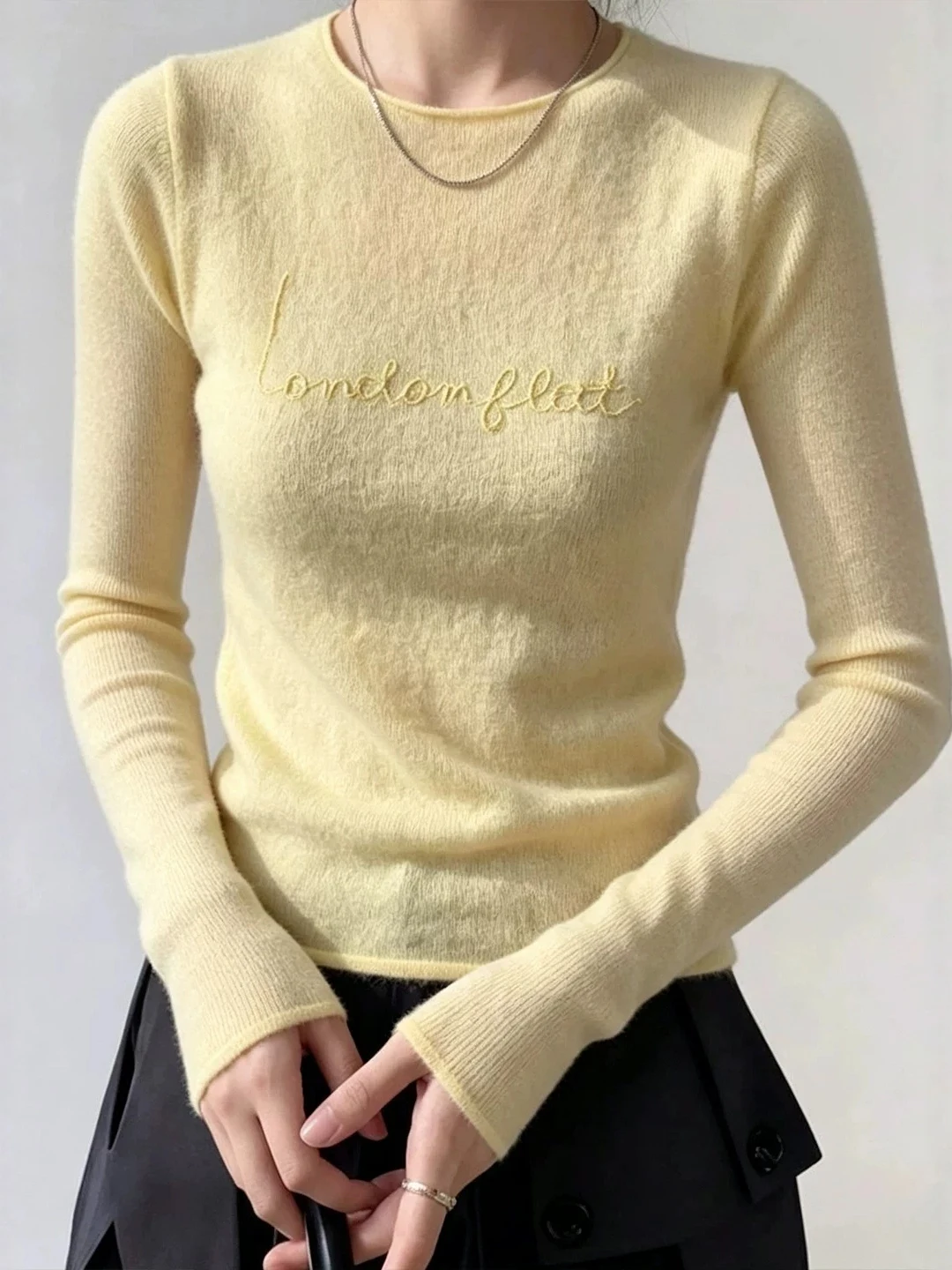 Korean Style Slim Fit Women's Knitted T-Shirt with Embroidered Letters Long Sleeve Base Shirt Inner Wear Top for Commuting