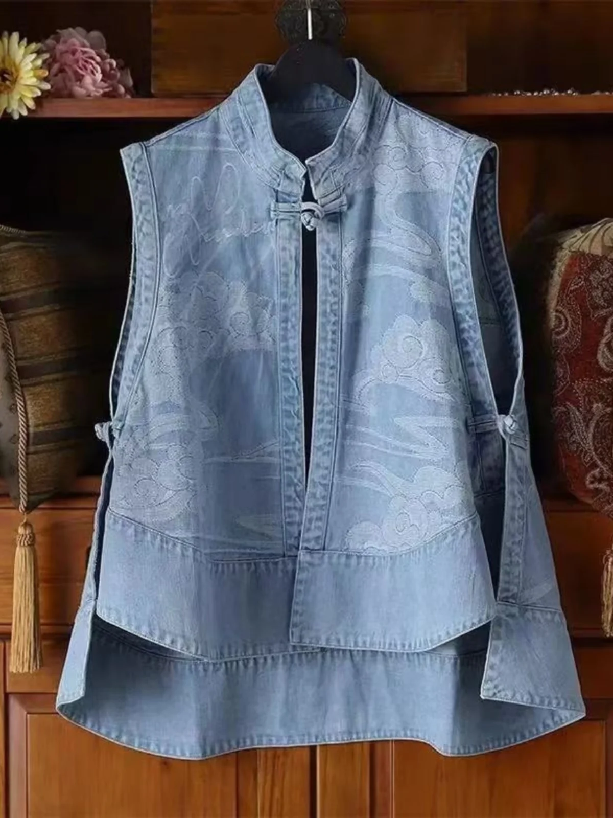 

Джинсовый жилет с китайской вышивкой и пуговицами, женский весенне-осенний новый большой размер, топ, открытый кардиган с надписью, топ...