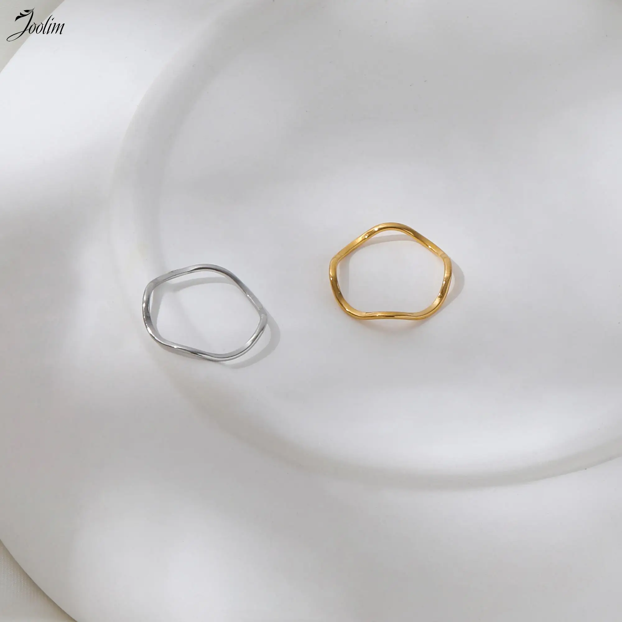 Joolim Jewelry Wholesale High End PVD Waterproof Fashion Fold Wear Fine Wave Stainless Steel Ring For Couples