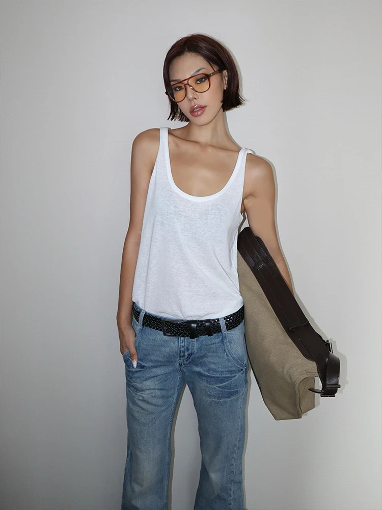 Vanessa Lab Is Great At Wearing Camisoles For Women's Summer Vacation. Linen Layered Loose And Versatile White Top