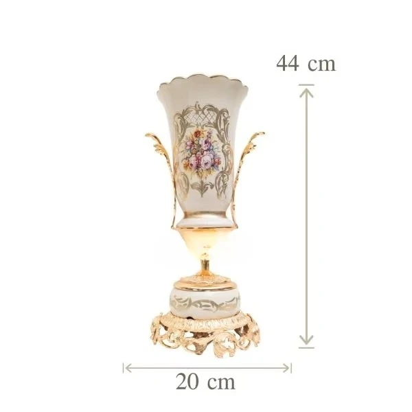 طقم مزهرية مزدوجة من البورسلين والنحاس الصلب الذهبي مع وعاء مركزي مزين بالزهور