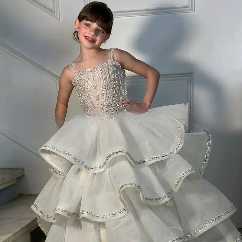 فساتين فتاة الزهور الحمالة لحفلات الزفاف بطبقات كريستالية بطول الأرض لالتقاط الصور فساتين التواصل الأول حسب الطلب