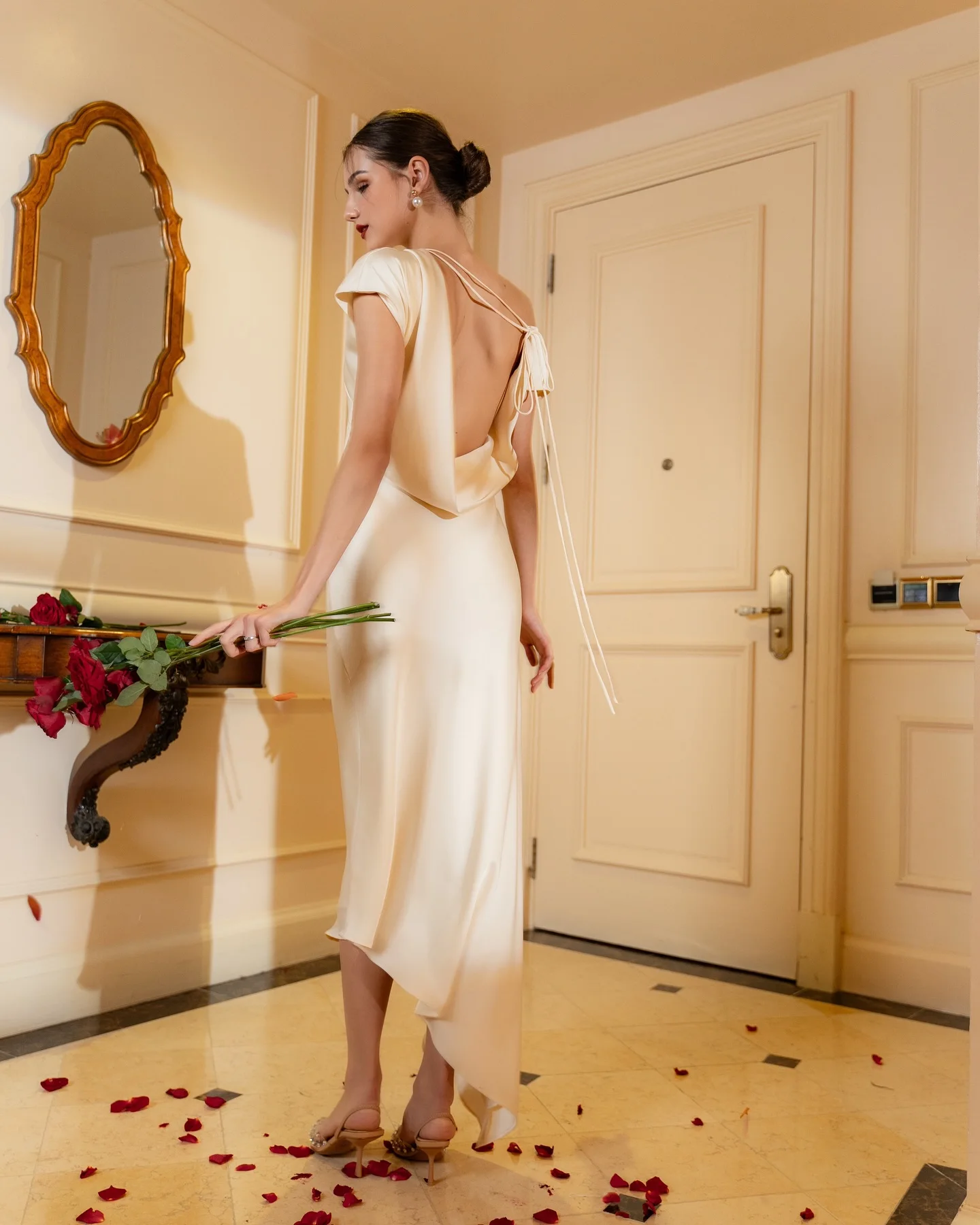 Customized Temperament Satin Straight One Shoulder Evening Dresses Short Sleeves Panel Train Backless Homecoming Dres