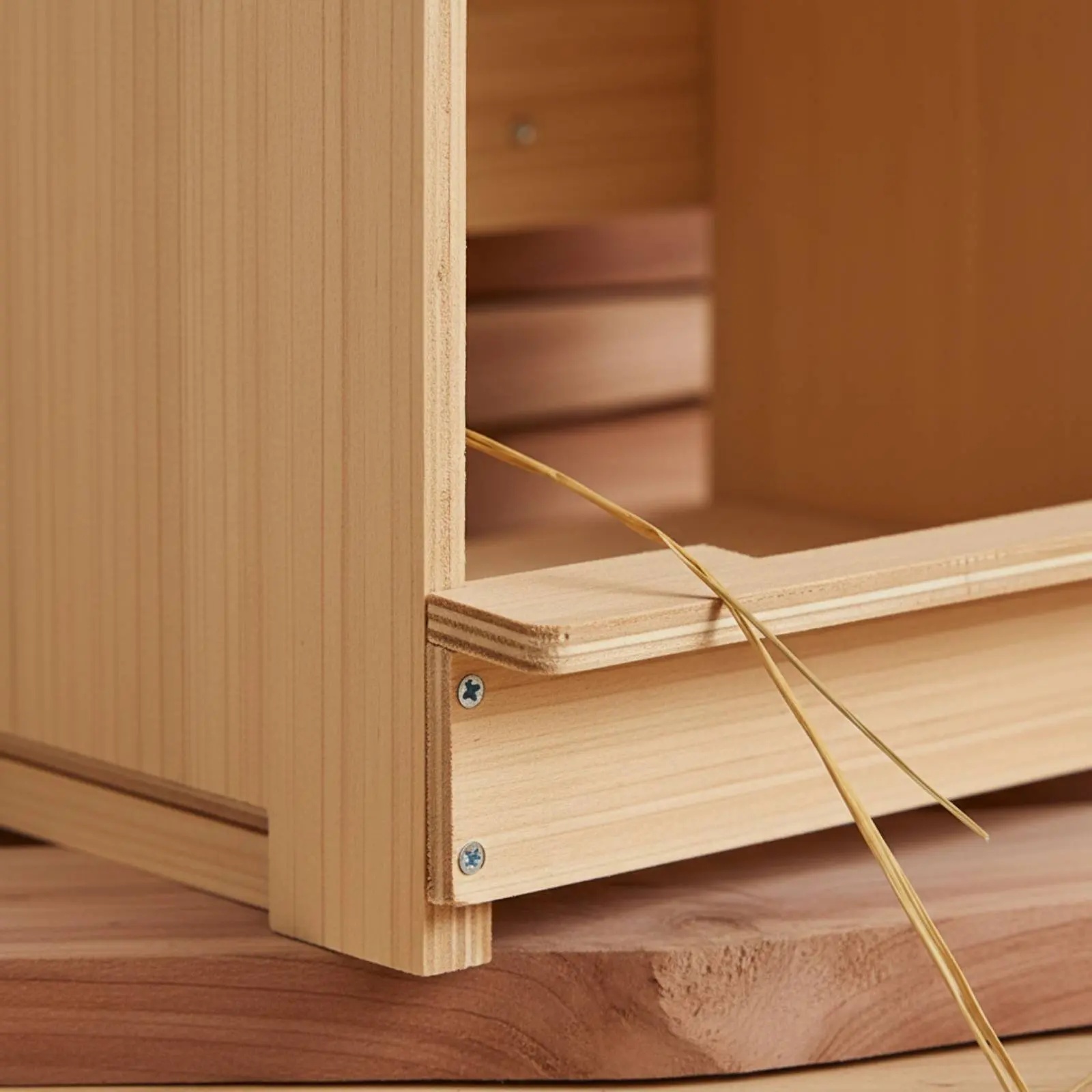 

Wall-Mounted Fowl Perch Easy to Easy-cleanMounted Chicken Perch Hen Laying Box Snug & Private Wooden Chicken Nesting Box