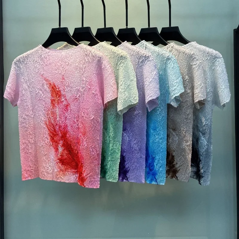 Unique Feather Print Miyake Pleated 2026 Top Summer Thin New Gradient Dye Stylish Versatile Pleated Short Sleeve T-Shirt Pleat