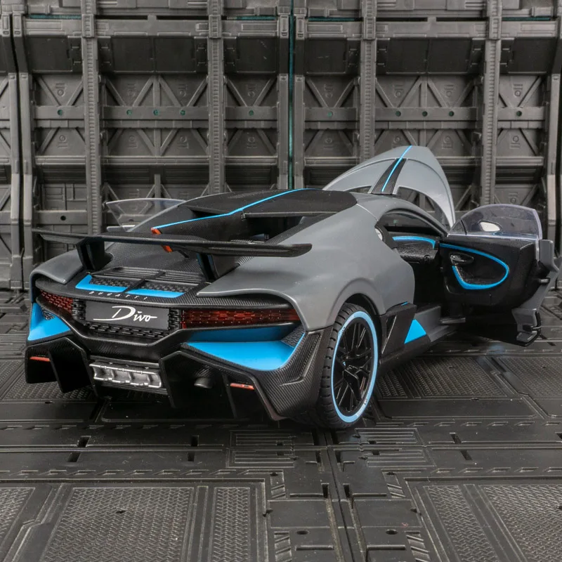 Puertas de coche modelo de carreras de aleación Bugatti Divo 1:18, el capó delantero y la puerta del maletero también se puede abrir, mano de obra fina