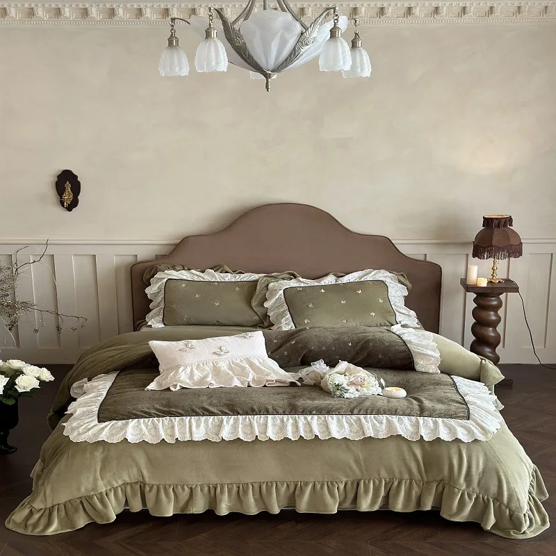 

French Luxury Gold Trimmed Velvet Flannel Bedding Set 4-Pieces- Thermal Winter Collection with Lace Duvet Cover