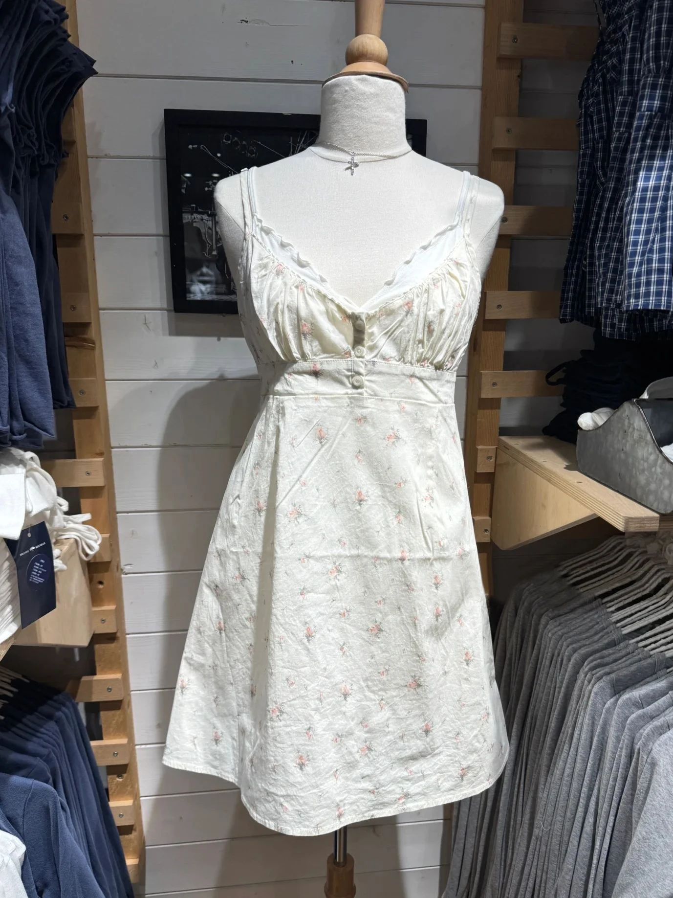 ดอกไม้สีชมพูลูกไม้ Trim Mini Camis ชุดผู้หญิงฤดูร้อนสามปุ่มเอวยางยืด A-Line สั้น Vestidos Sweet Preppy สไตล์ชุด