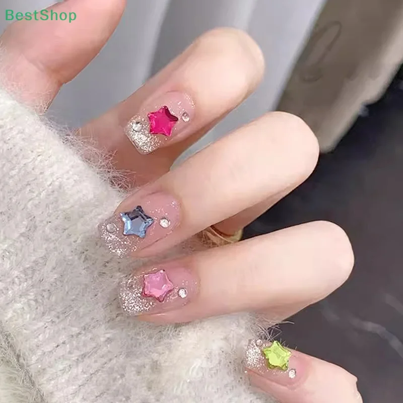 ♥ ♥ ♥ เพชรตกแต่งเล็บขนาดเล็ก 4/6 มม. รูปดาวแบน สีสันหลากหลาย ชุดผสม 50 ชิ้น