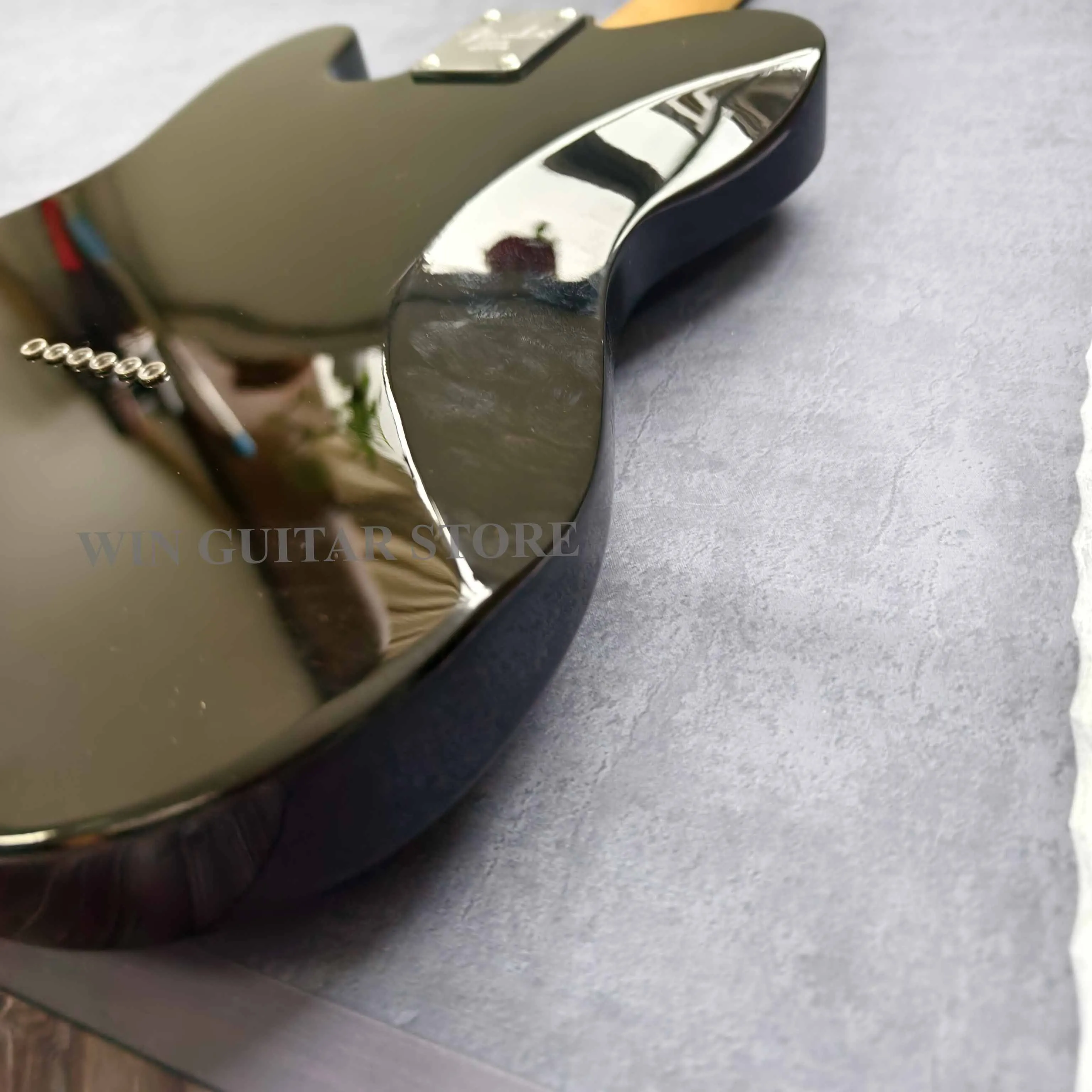 Klassische TL Deluxe glänzend schwarze E-Gitarre, Korpus aus Lindenholz, HH-Tonabnehmer, 6 Saiten, ein Weihnachtsgeschenk, kostenloser Versand