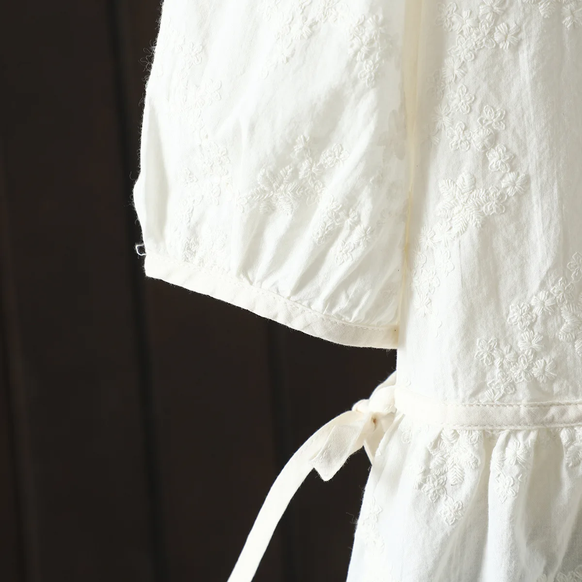 ใหม่2025ฤดูร้อนผ้าฝ้ายแขนสั้นเสื้อผู้หญิงRuffledเย็บปักถักร้อยปุ่มสีสัน, MoriสาวหวานRetroเสื้อหลวมT54738CC