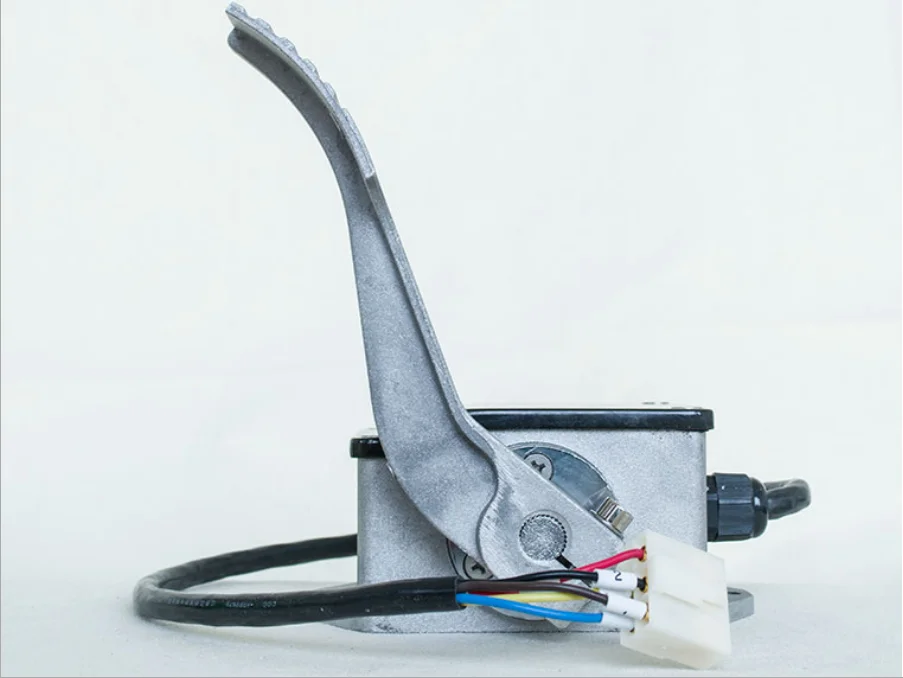 0-5K ไฟฟ้า Accelerator เท้าเหยียบสําหรับรถกอล์ฟเท้าคันเร่ง EFP-001