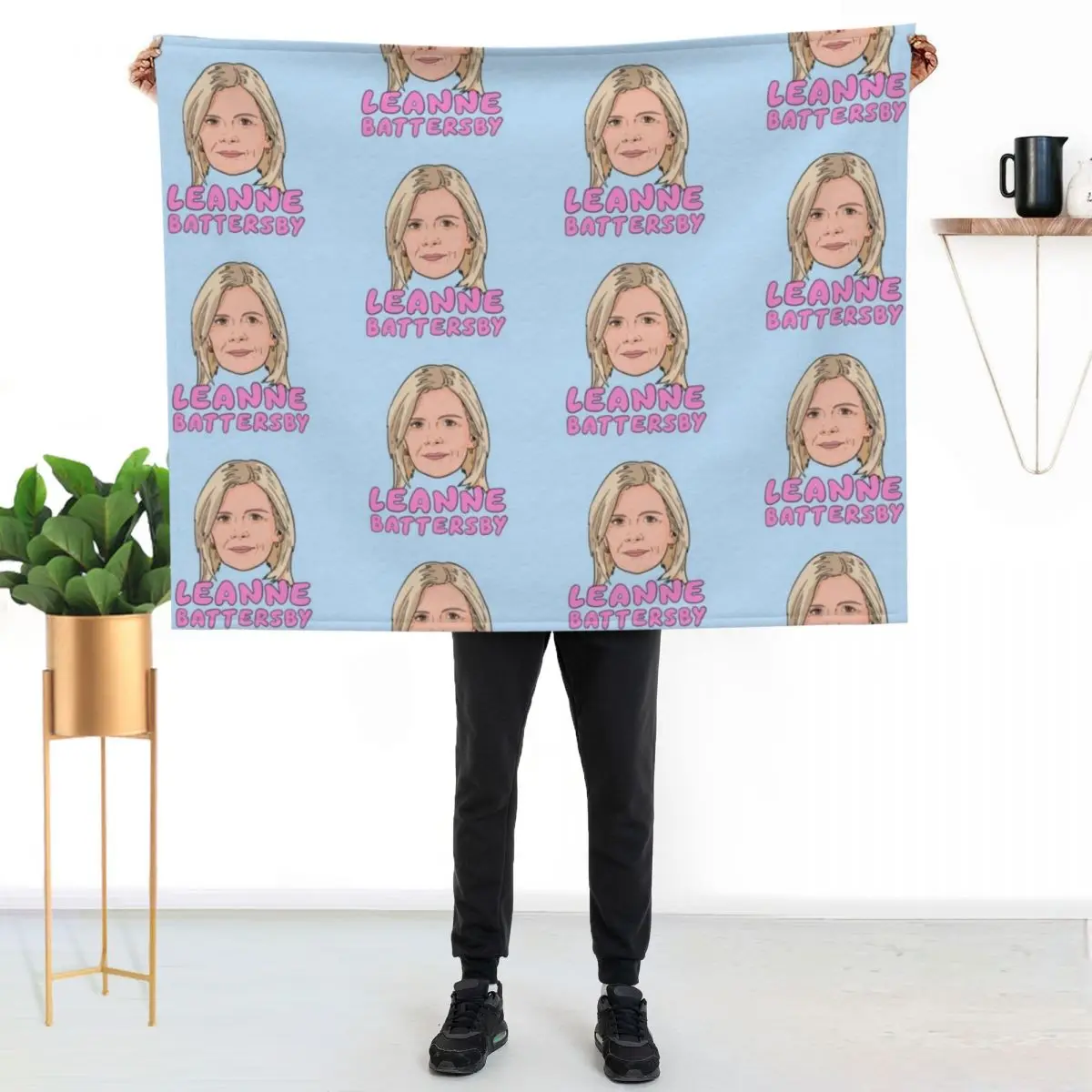 

Leanne Battersby - Corrie Throw Blanket Soft Warm Blanket Gift for Men Women Adults
