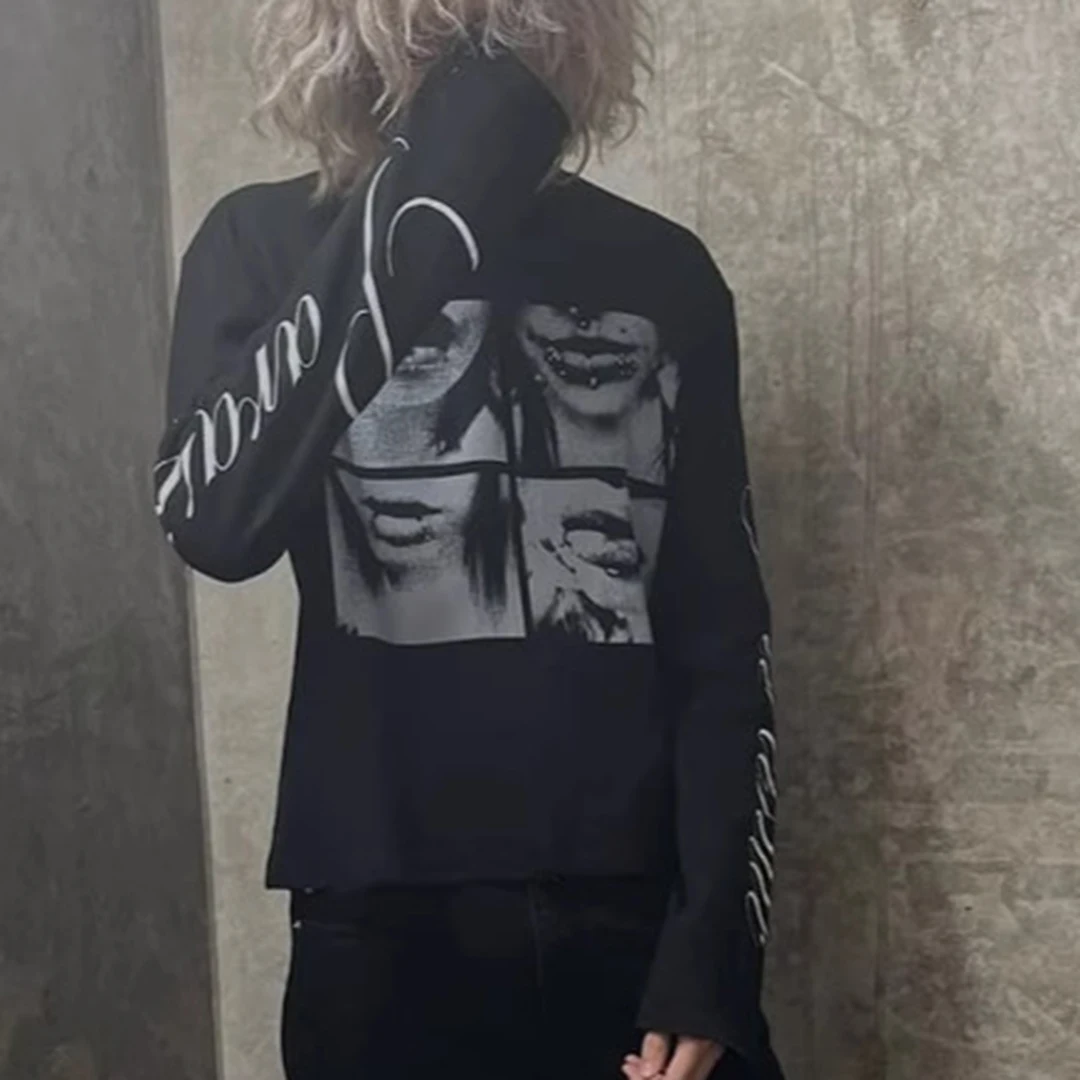 Y2K Gothic Graphic Long Sleeve T-Shirt Black Distressed Letter Print Studded Cuff Slim Fit Streetwear Top for Fall