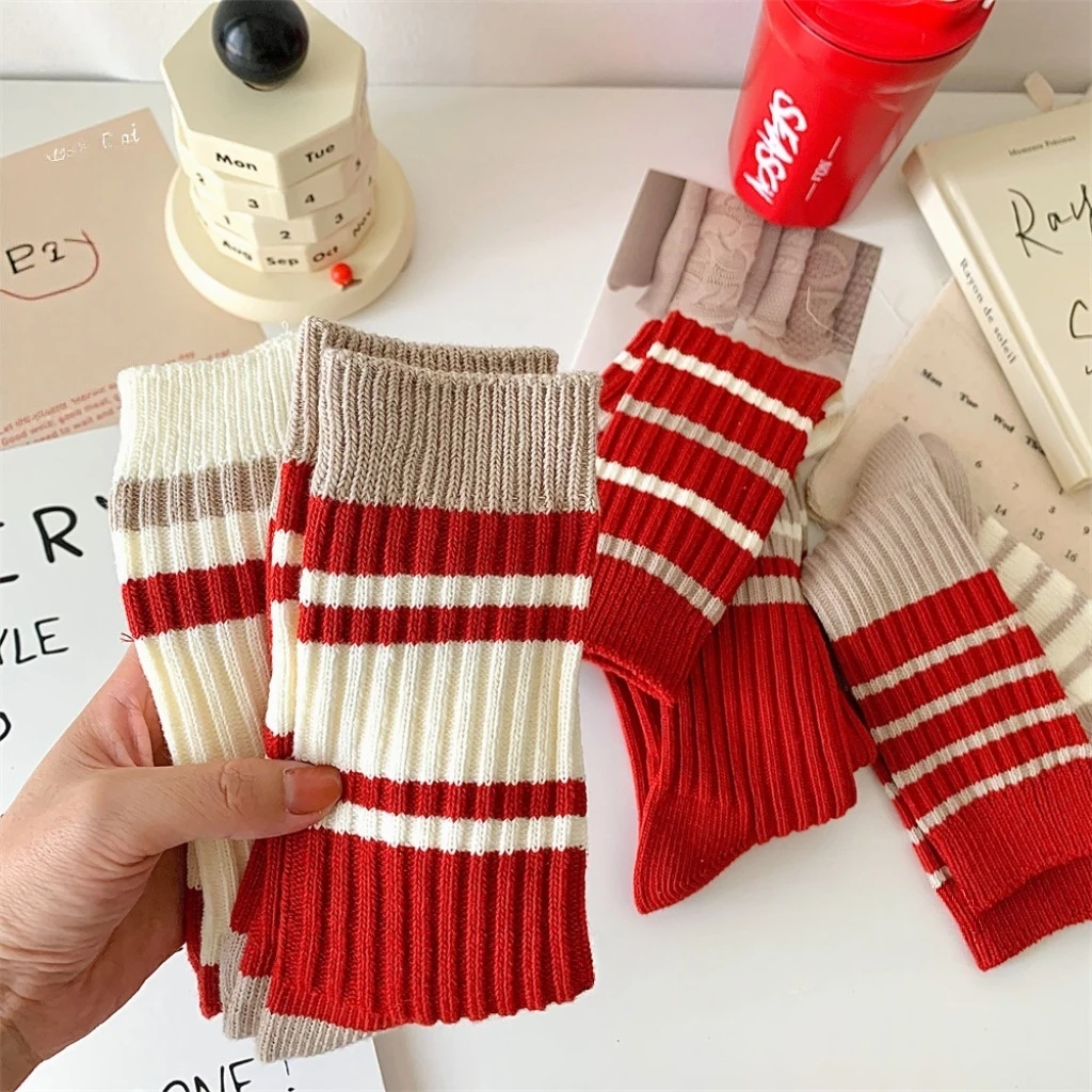 

Новогодние красные носки, красные повседневные носки, красные теплые носки, красные носки в полоску, подарки для женщин