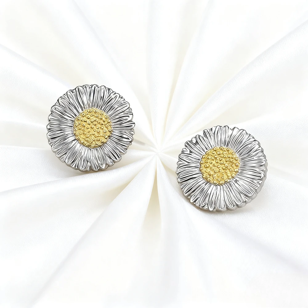 

2025 Elegant accessories New Little Daisy Stud Earrings, Italian - crafted, High - sense Classic, Trendy for Ladies