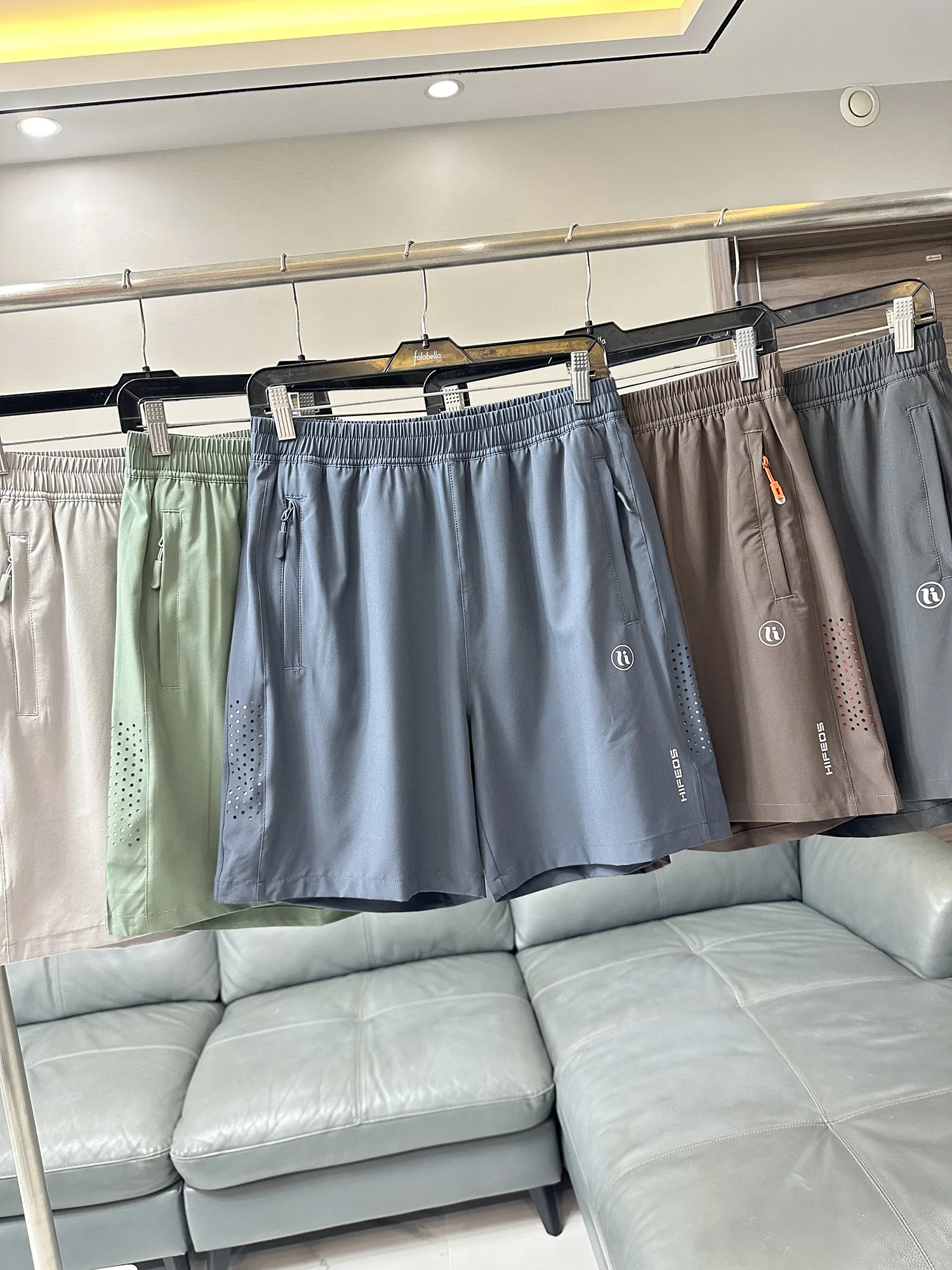 

Quick Dry Laser Hole Short Pants Men's Casual Outdoor Five-Quarter Length Fitness Running Daily Sports Polyester Fiber