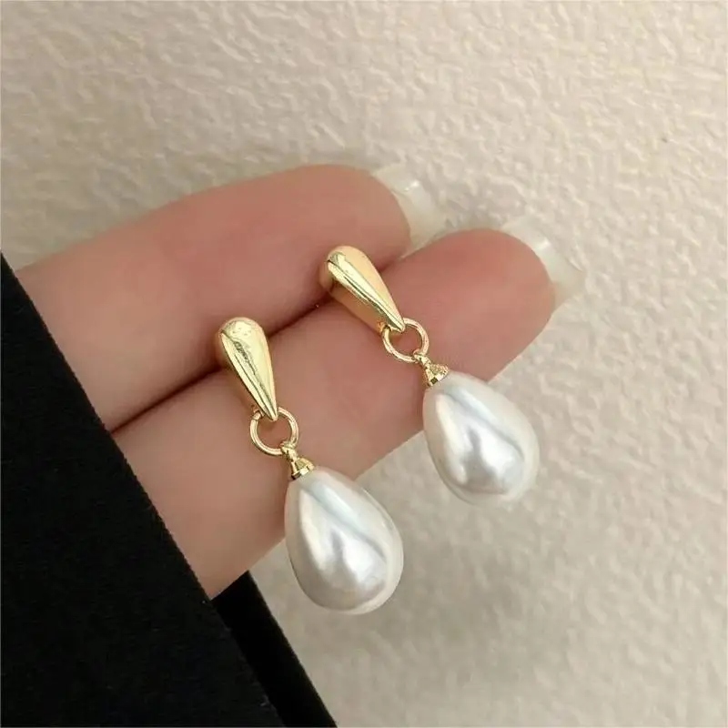 Gold Teardrop Baroque Pearl Drop Earrings Simple Water Shape Pearl Dangle Earrings Elegant Minimalist Daily Wear Jewelry for Women
