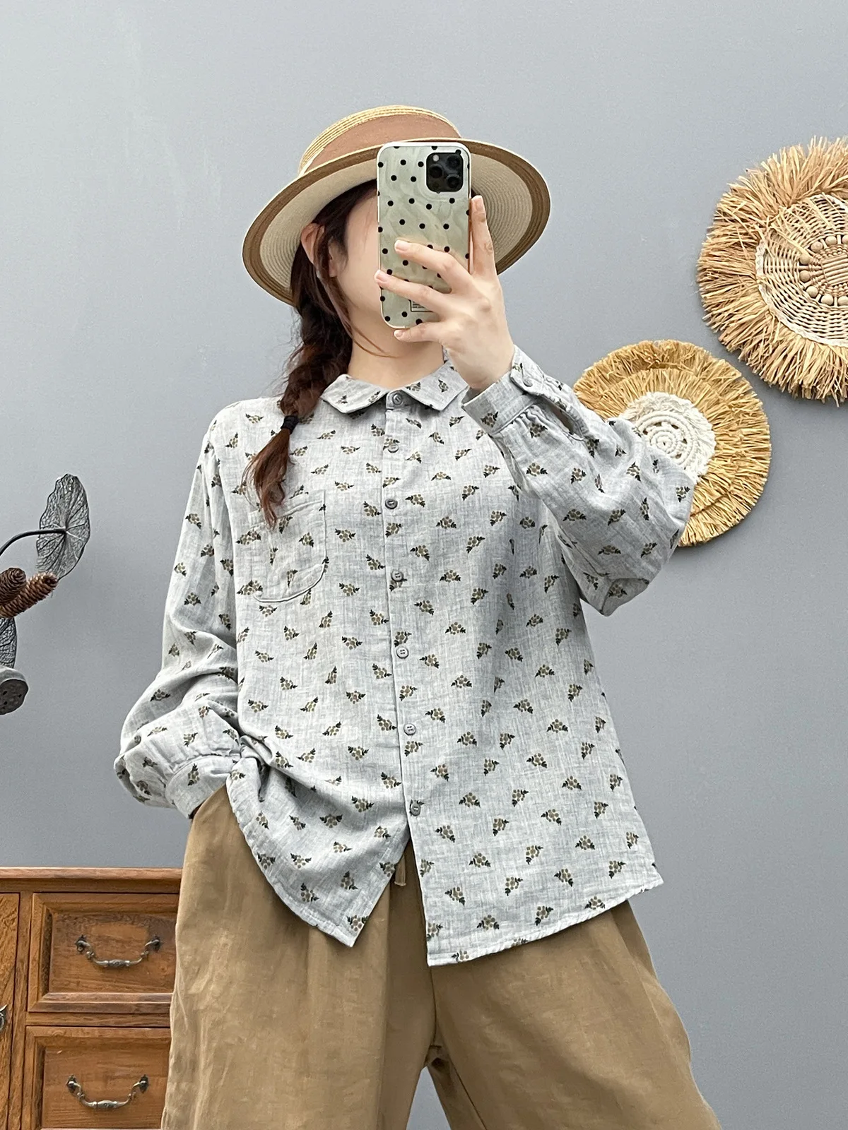 قمصان نسائية من القطن الخالص لعام 2026 بأكمام طويلة على الطراز الياباني قمصان وبلوزات مطبوعة باللون الرمادي ملابس أنيقة للخريف للسيدات #2