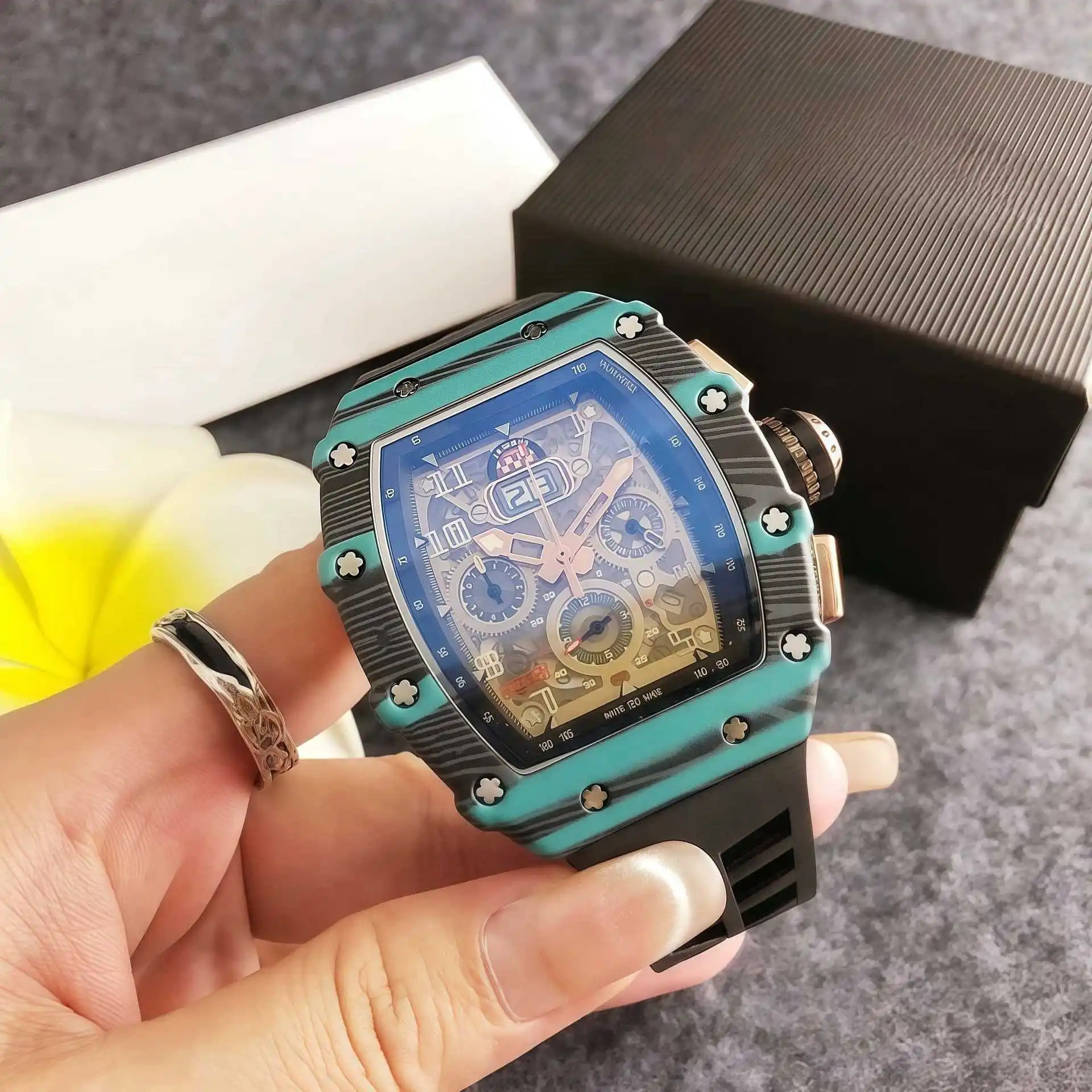 ساعة برميل النبيذ من ألياف الكربون، ساعة ريتشارد كوارتز، ساعة تقويم رقمية، ساعة مجوفة جديدة على شكل برميل النبيذ