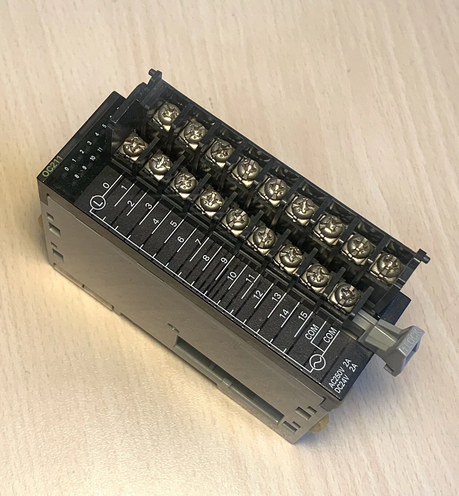 CJ1W-OC211 For Omron CJ1W-OC211 PLC Unit Output Module New