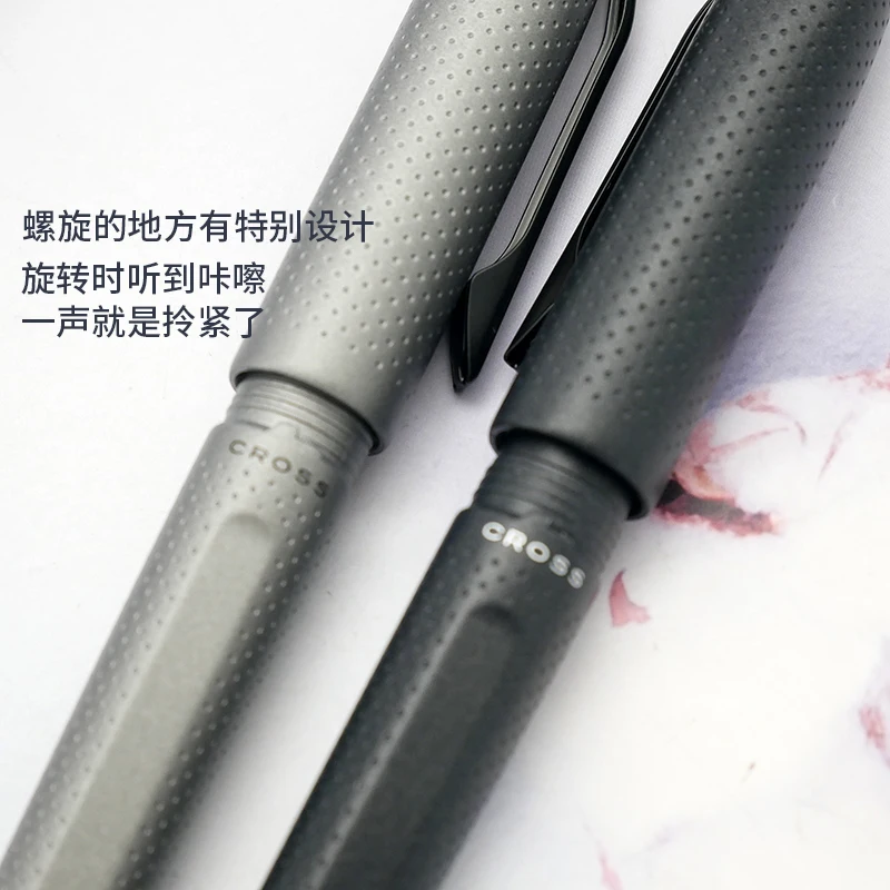 CROSS mattierter, schillernder Stift mit verchromter Spitze, speziell entwickelter abgewinkelter Stifthalter, Business-Signatur-Schreibwaren. – Detail 5