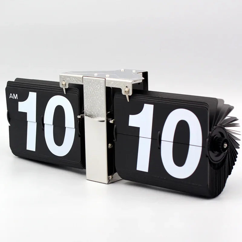 Luxury Metal Desk Clocks Retro Silent Minimalist Aesthetic Flip Clock Small Design Wall Clock Office Table Clocks Decoration