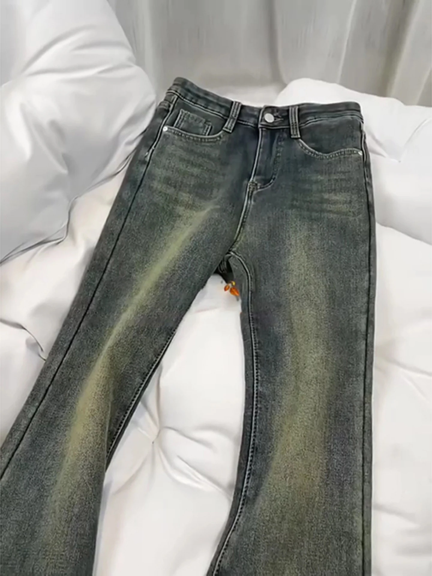 Retro fleece uitlopende jeans voor dames 2025, winter nieuwe dikke denimbroek met hoge taille, trendy veelzijdige casual broek met gesp