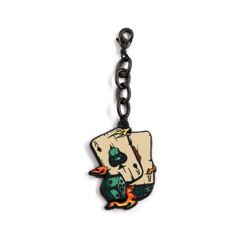 pingente-americano-retro-com-motivos-de-espadas-caveira-e-dados-de-poquer-acessorio-de-chaveiro-de-tendencia-urbana-sombria