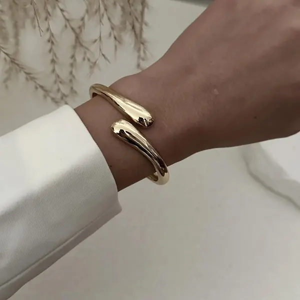 Vintage Übertriebene Metall Twisted Manschette Armreifen für Frauen Trendy Gold Farbe Glatte Geometrische Frühling Armreifen Hip Hop Schmuck Geschenke – Detail 7