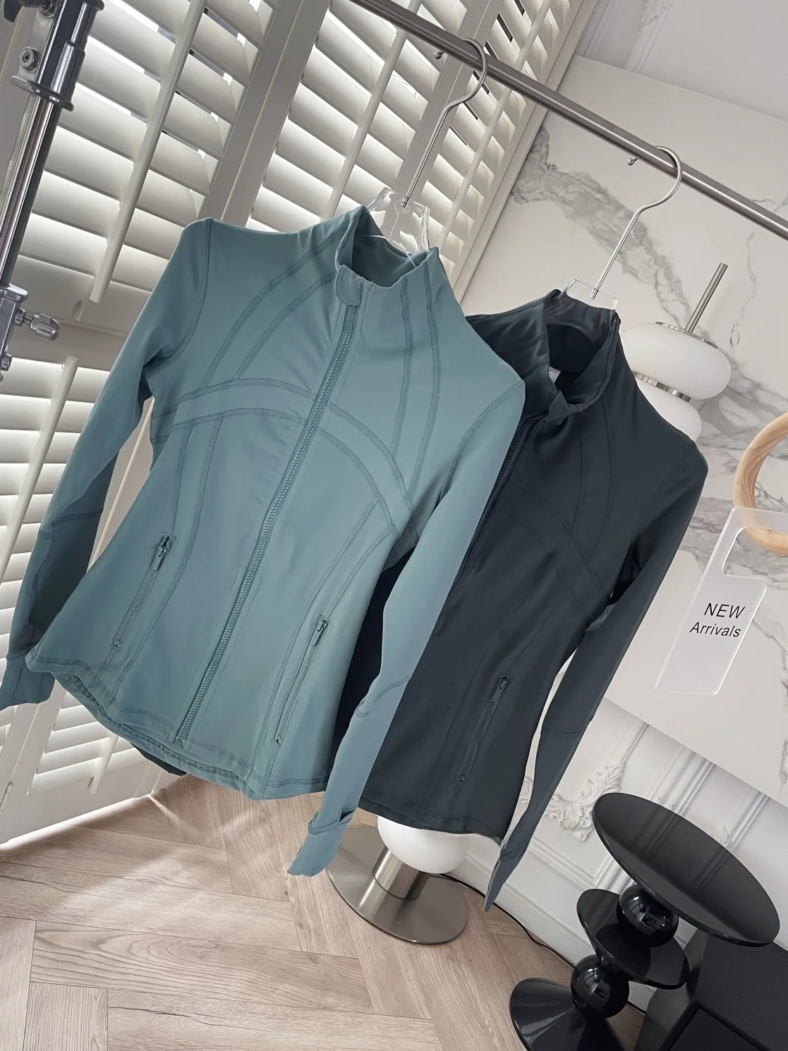 

Высококачественная женская куртка для бега Fitn с воротником-стойкой для похудения, спортивная одежда для йоги, профессиональное пальто DF, нейлоновое пальто оригинального дизайна...