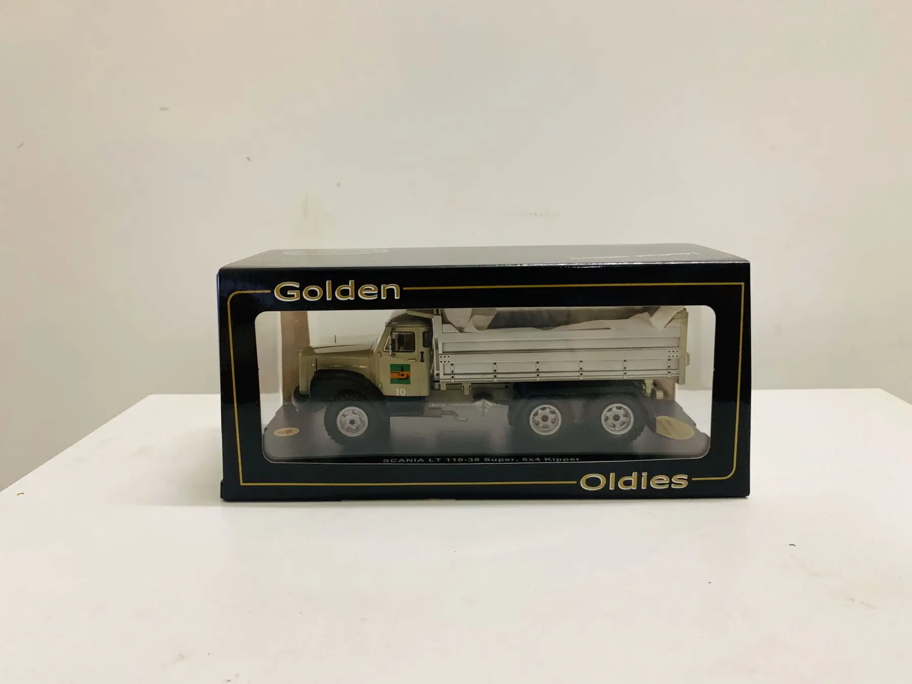 G0lden Oldies!!! LT 110-38 Super 6X4 Kipper 1:50 Scale Resin Model Truck New in Box