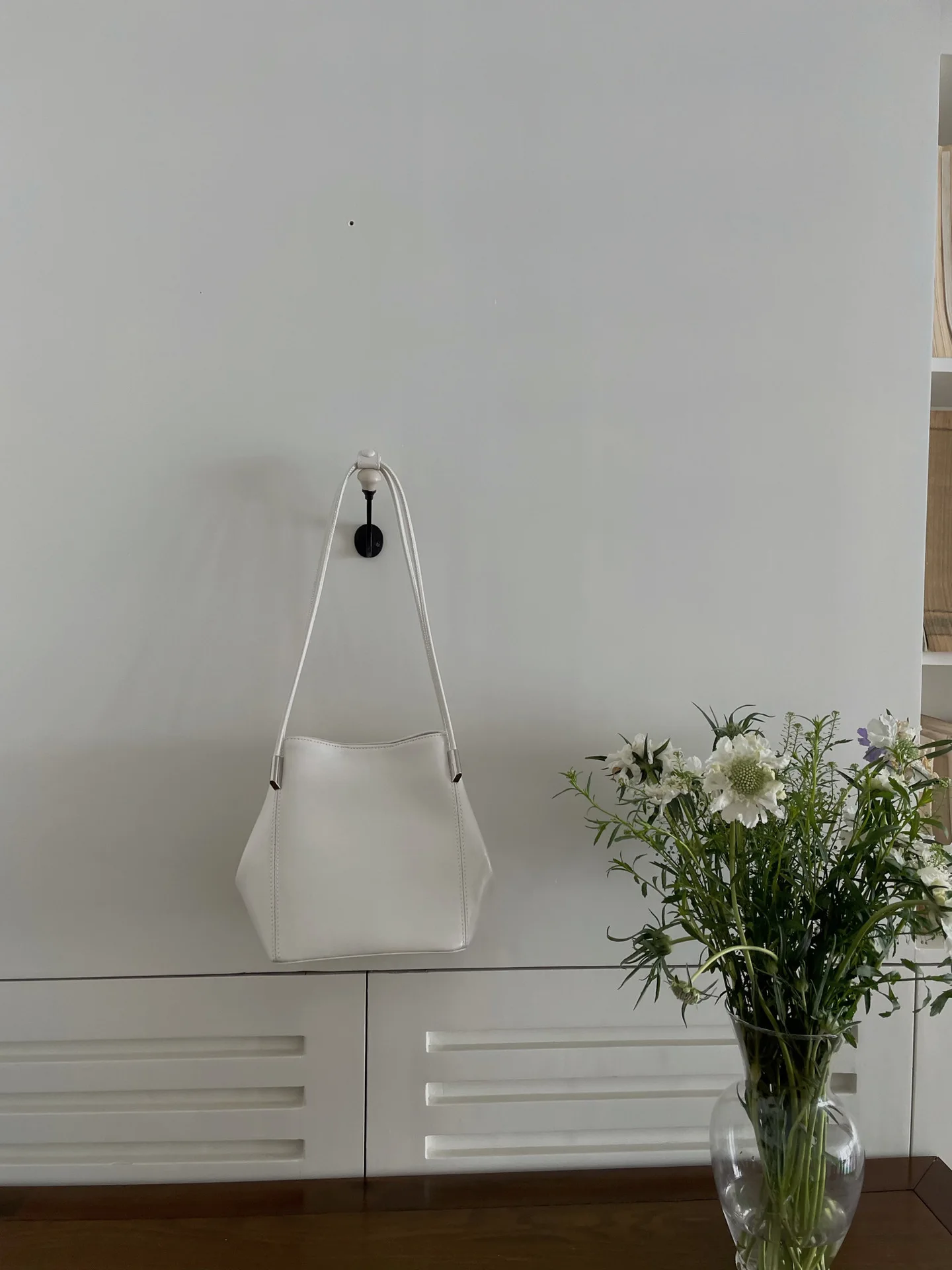 Dave&Di New Fashion French Medieval Style Cowhide Bucket Bag Retro Cowhide Shoulder Handmade Bag Women