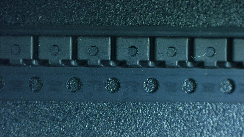 REF3330AIDBZR Disponibile