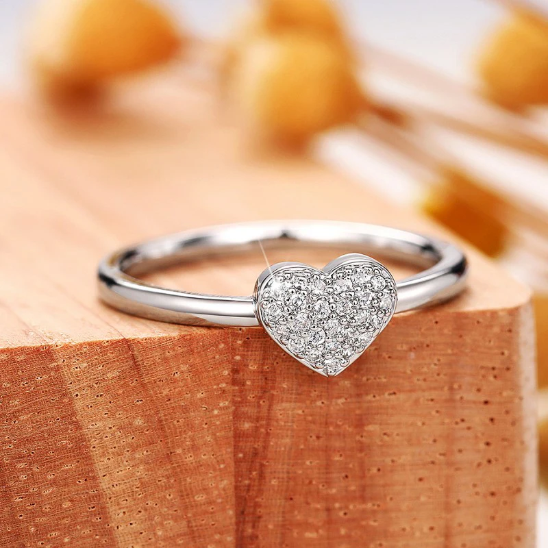 Huitan schillernde Herz ringe Frauen Hochzeit Accessoires Silber Farbe hochwertige Liebes ringe Phantasie Jubiläums geschenk trend igen Schmuck