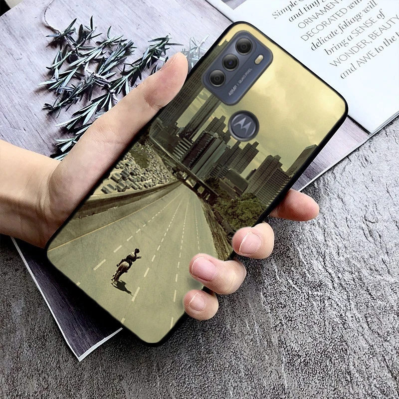 

The Walking Dead Case For Moto G Stylus 5G G Play G35 G45 G54 G24 G86 G04S E13 E14 E32 E32S