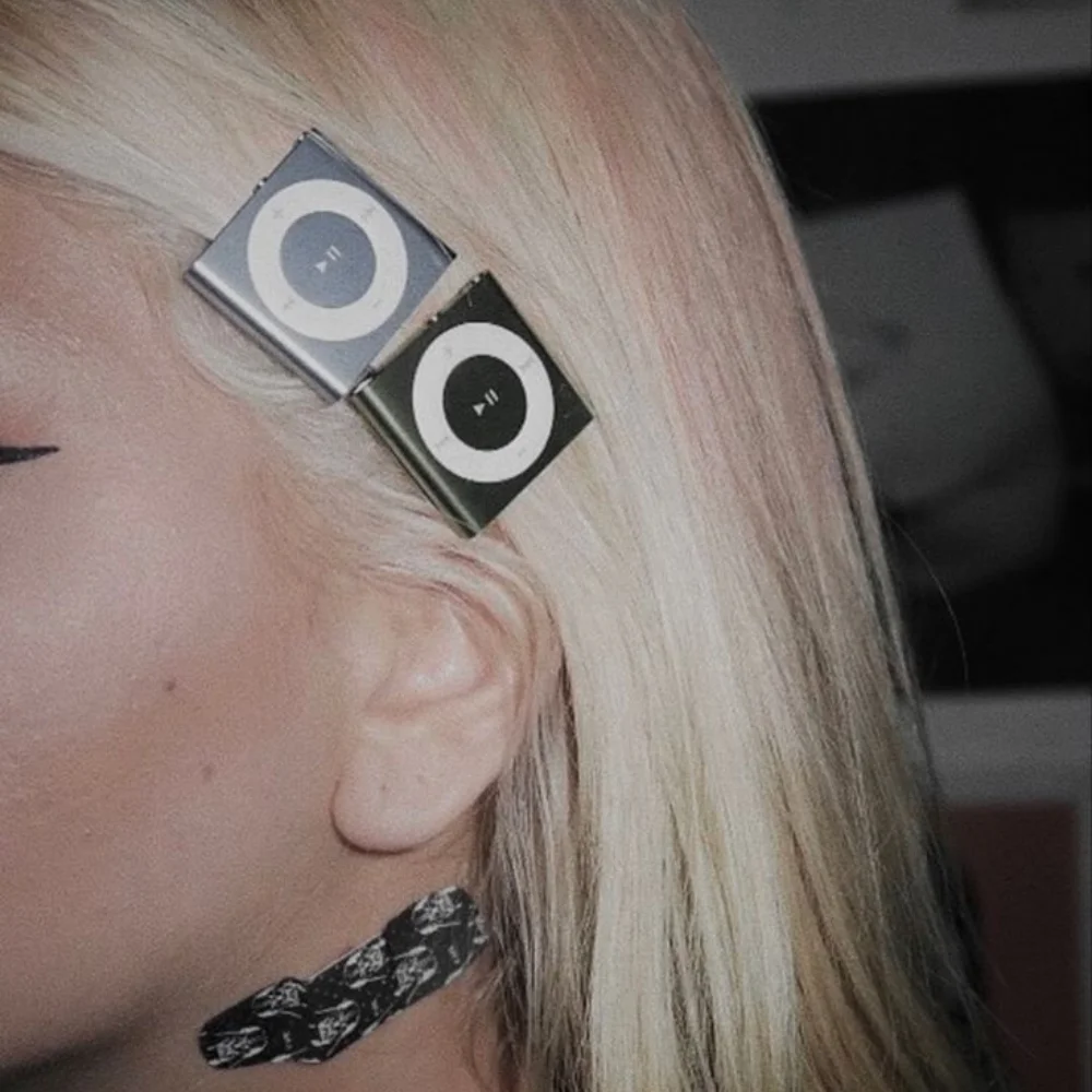 Tech Inspired Accessories - Lecteur MP3 rétro punk à clipser