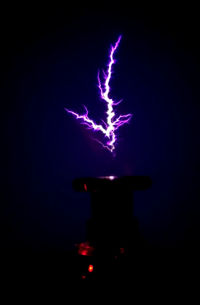 Tesla Coil Finished SSTC Solid-state Simulation Lightning Space Lighting