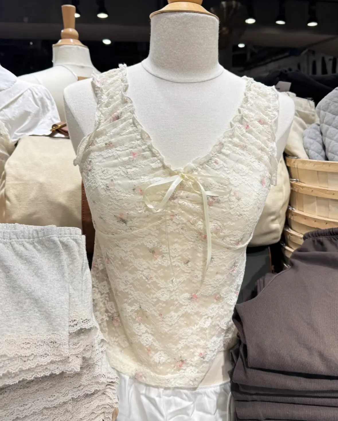Lace Jacquard Transparent Tank Top Women Fungus Lace-up V Neck Sleeveless Slim Sheer Vest Summer Sweet Sexy Fashion Casual Camis