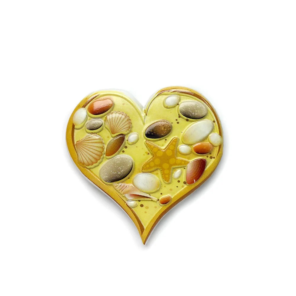 

Resin Heart-shaped Beach Style Refrigerator Magnet - Shell and Starfish Design