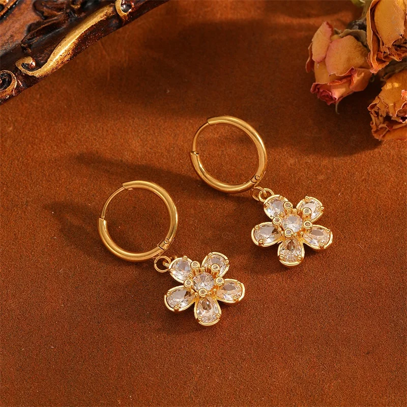 EILIECK 316L Edelstahl Funkelnde Weiße Blumen Zirkonia Halskette Ohrringe Set für Frauen Trendiges Geschenk Luxus Schmuckset – Detail 10