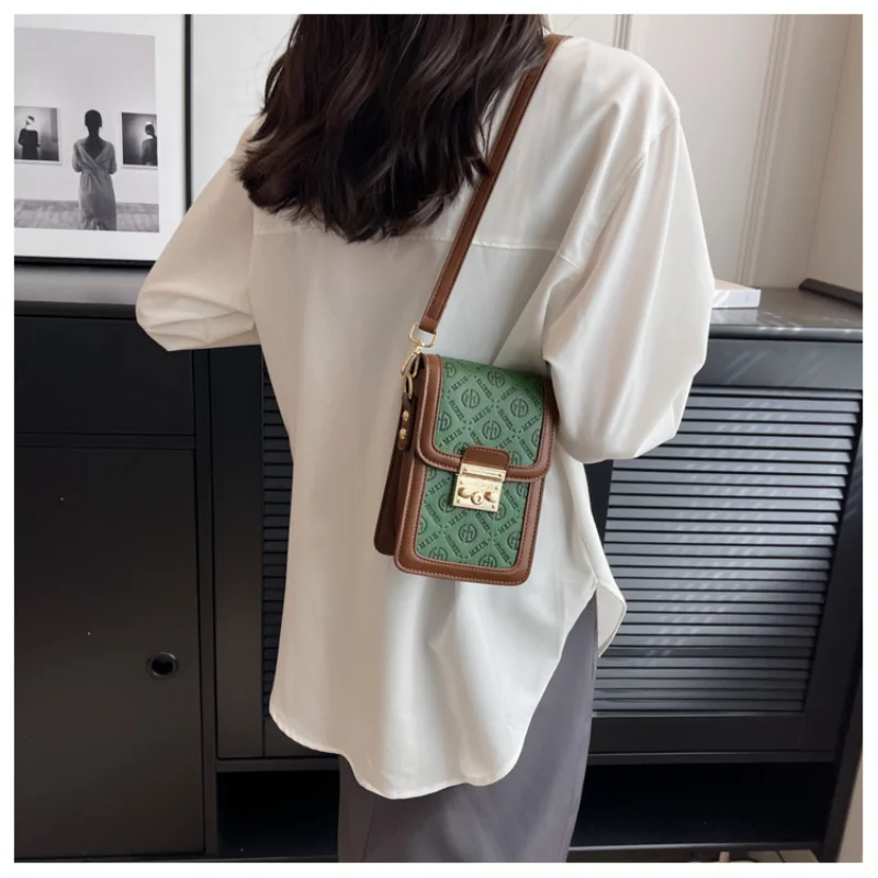 Versatile Luxury Crossbody Bag Retro Lock Button Women Shoulder Bag Fashion Contrast Color Delicate Small Square Bag 2023 New