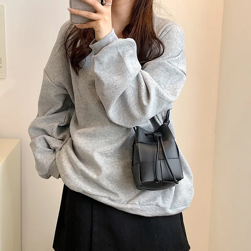 PU Hollowed Out Handbags Drawstring Fashionable Shoulder Crossbody Bucket Bag Portable PU Hollow Ins Shoulder Bucket Bag Girl