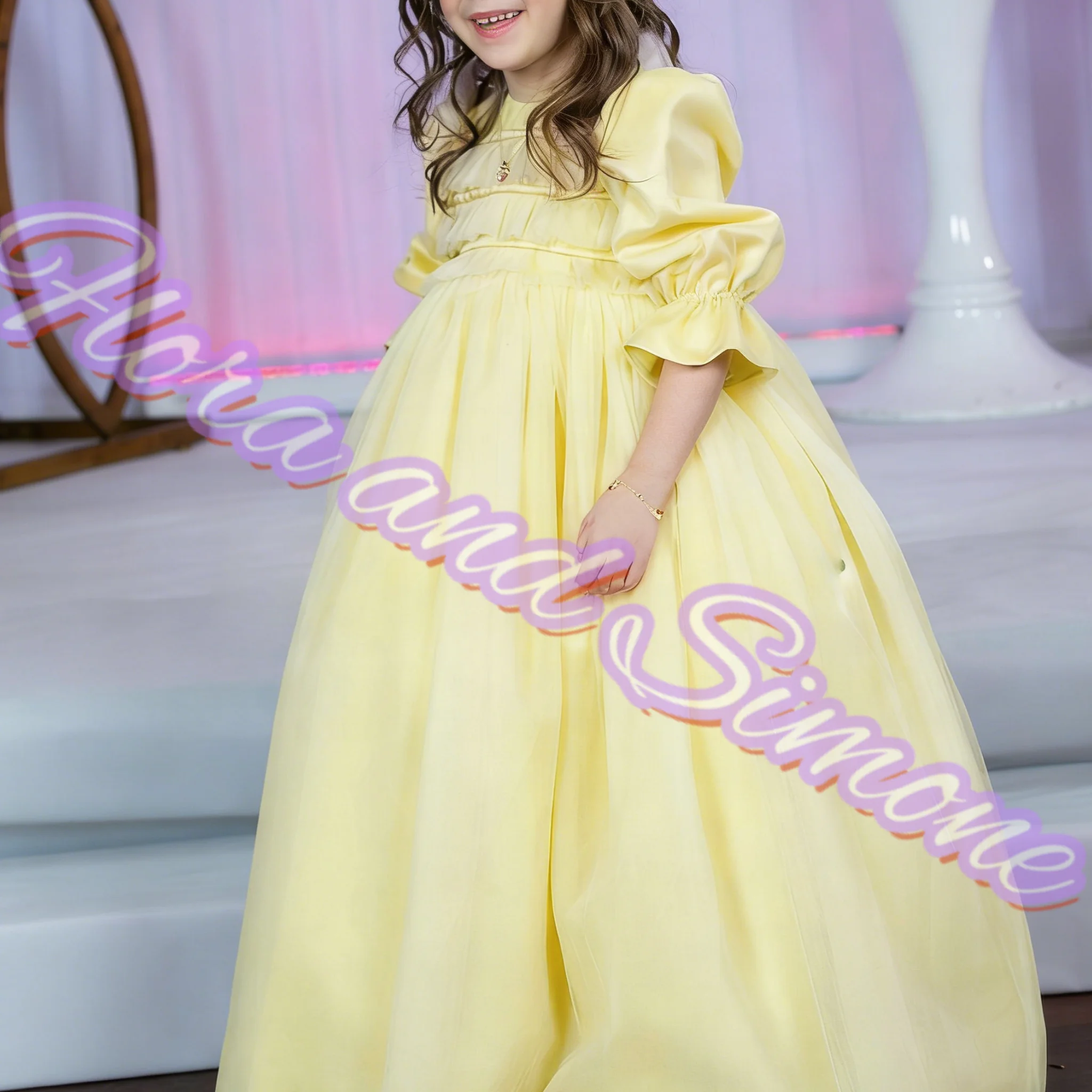 فساتين فتاة وردية بخياطة من الدانتيل وأكمام منتفخة فستان فتاة الزهور لحفلات الزفاف وحفلات الاستقبال الرسمية حسب الطلب