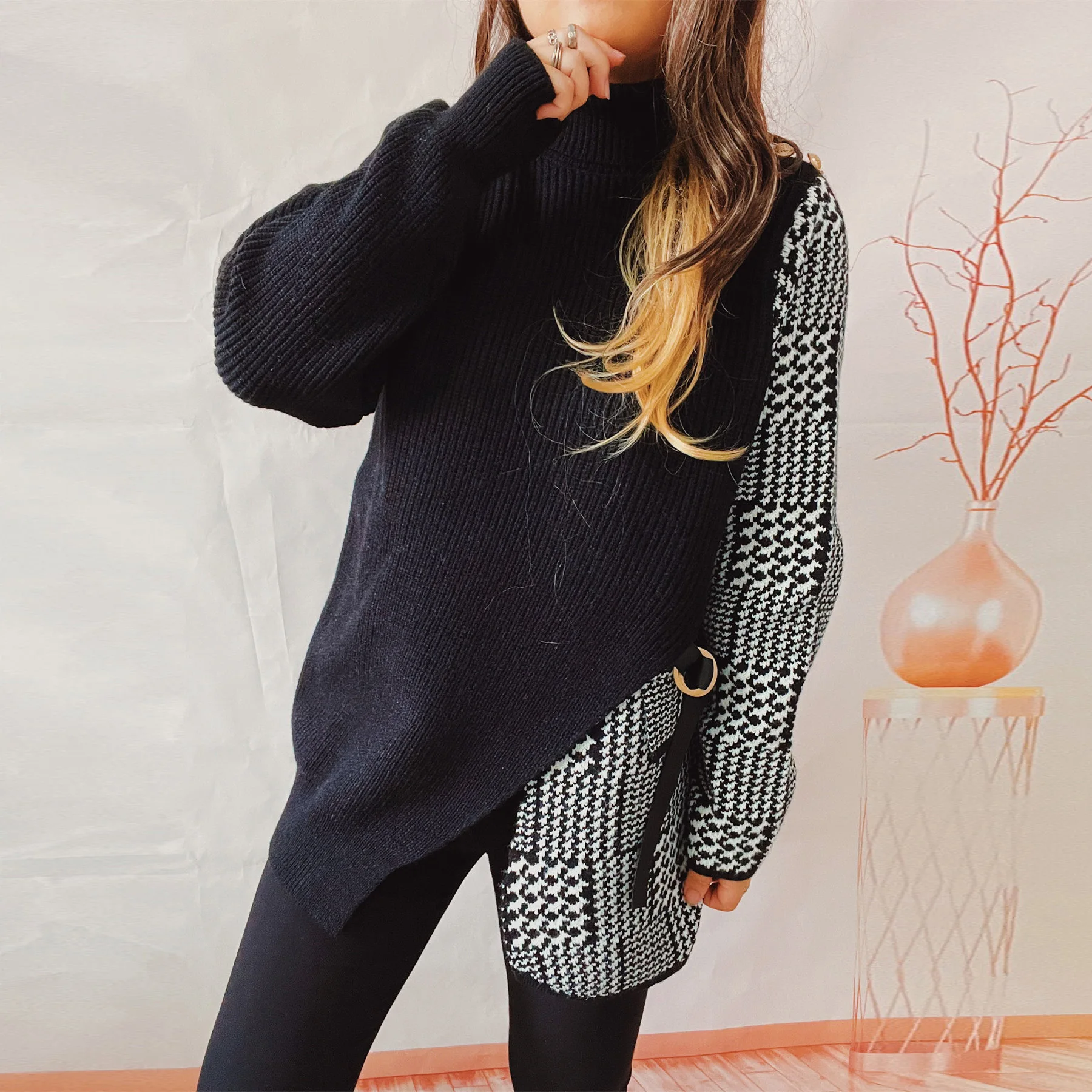 

Irregular Contrasting Black And White Stitching Fake Two Piece Bird CheCk Long Sleeved Knit Pullover Sweater