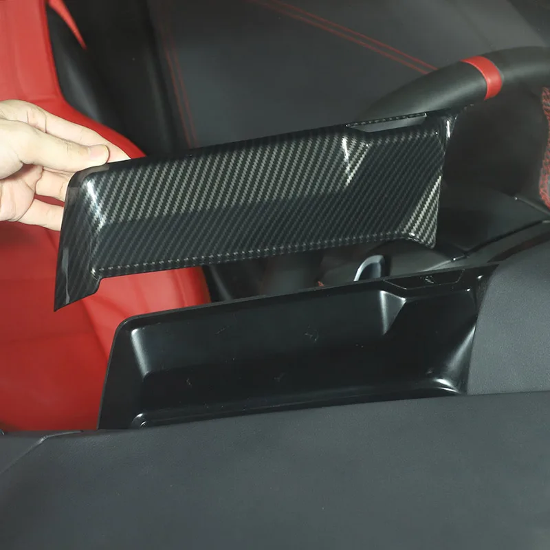 

Декоративные аксессуары из ABS-карбона для центральной консоли и рамки навигационного экрана Chevrolet Corvette C8 Z51 Z06 2020-25